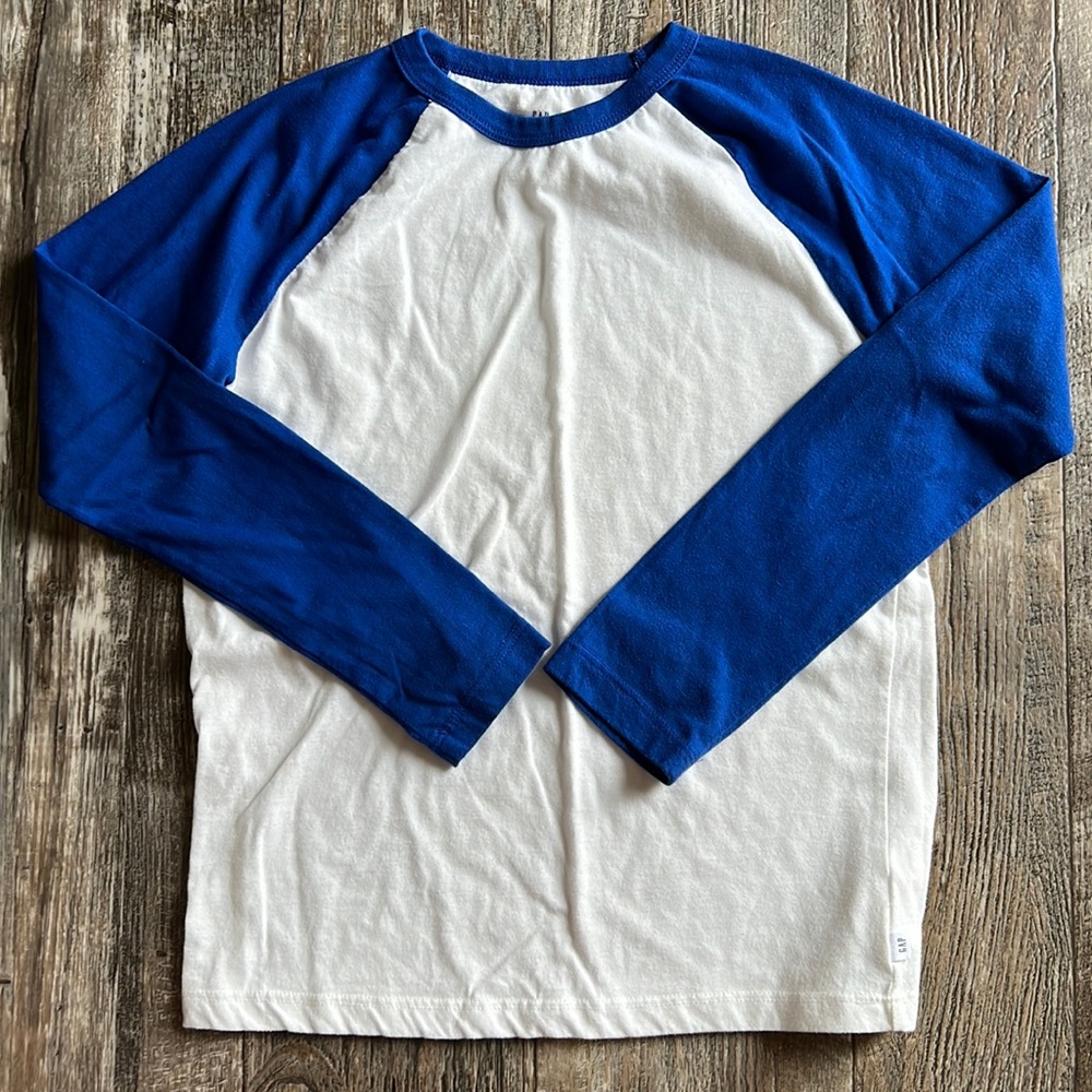 Boys gap long sleeve tee